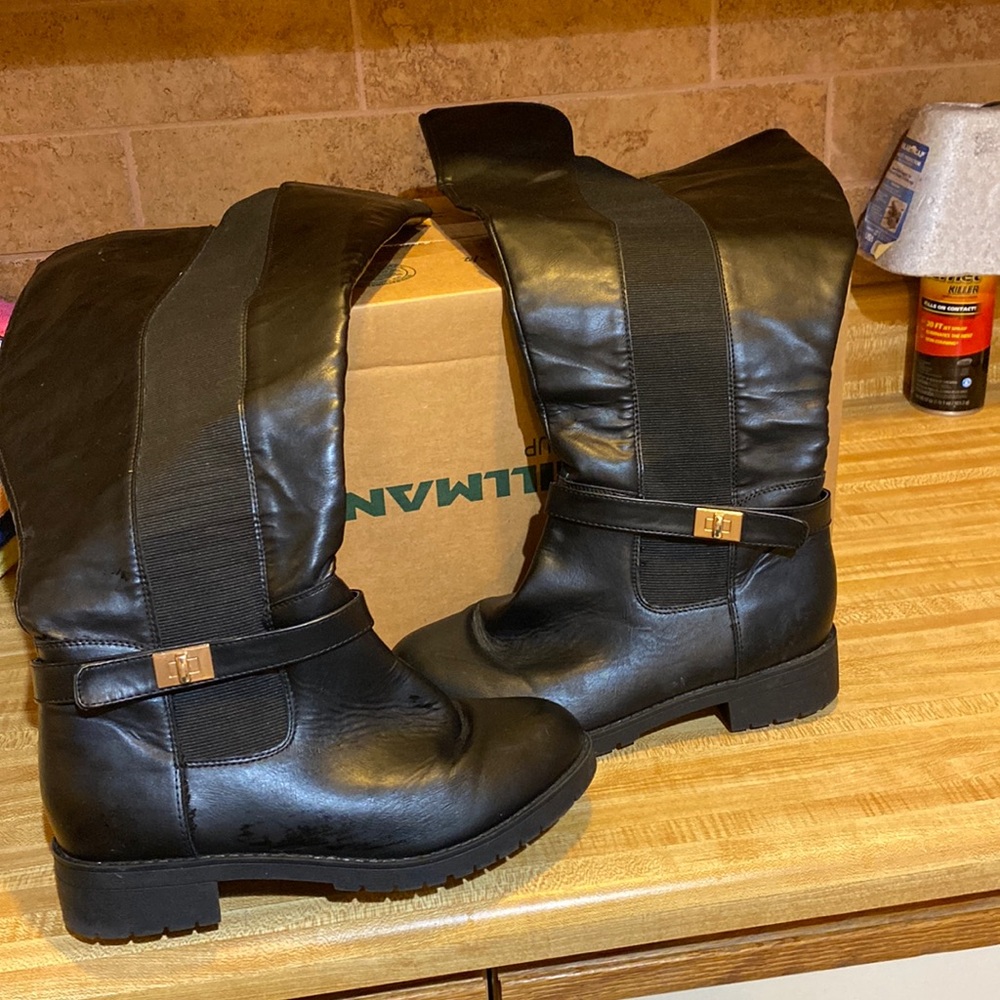 CarlaE size 9.5 Wide knee high boots good condition